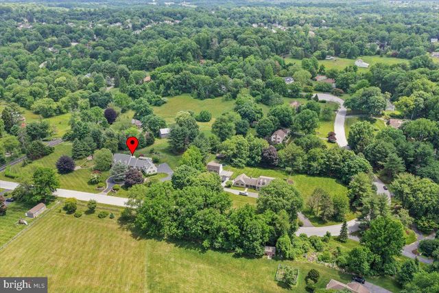 7 BOLINGBROKE RD, West Chester, PA 19382