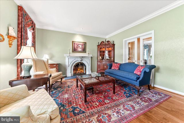 7 BOLINGBROKE RD, West Chester, PA 19382