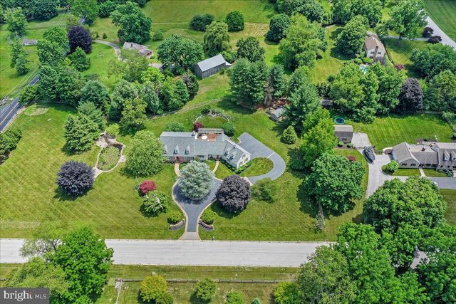 7 BOLINGBROKE RD, West Chester, PA 19382