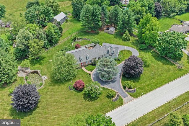 7 BOLINGBROKE RD, West Chester, PA 19382
