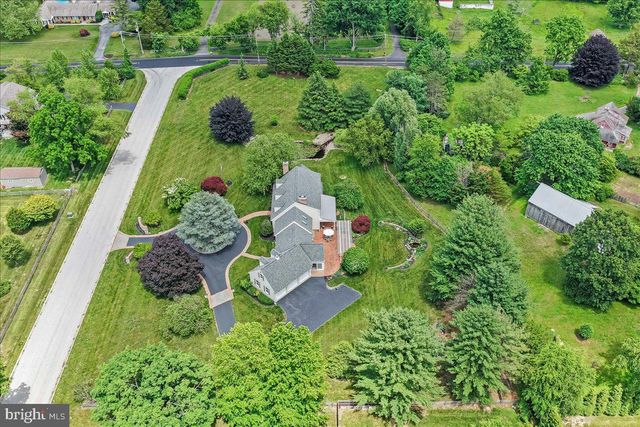 7 BOLINGBROKE RD, West Chester, PA 19382