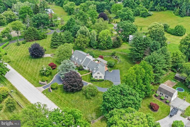 7 BOLINGBROKE RD, West Chester, PA 19382