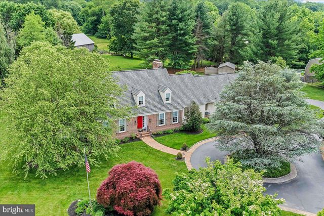 7 BOLINGBROKE RD, West Chester, PA 19382