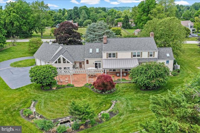 7 BOLINGBROKE RD, West Chester, PA 19382