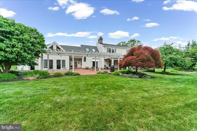 7 BOLINGBROKE RD, West Chester, PA 19382
