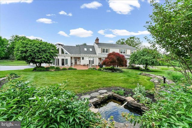 7 BOLINGBROKE RD, West Chester, PA 19382