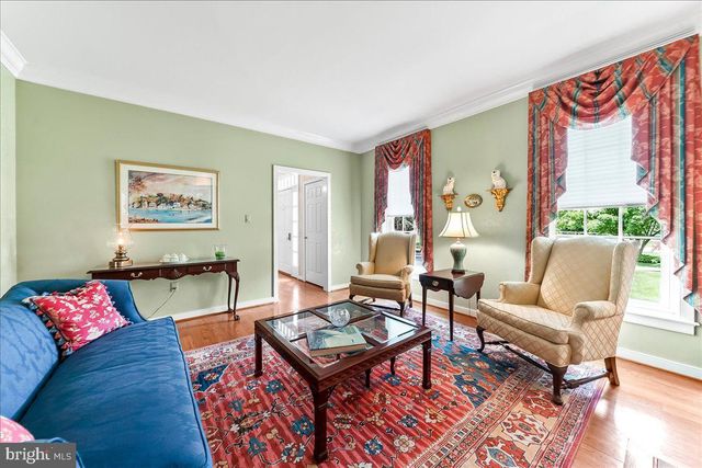 7 BOLINGBROKE RD, West Chester, PA 19382