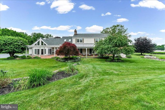 7 BOLINGBROKE RD, West Chester, PA 19382