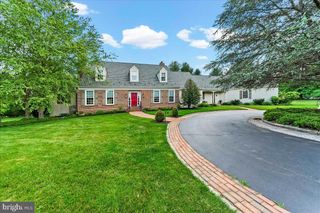 7 BOLINGBROKE RD, West Chester, PA 19382