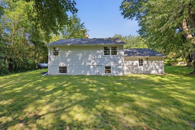 985 Sunnyfield Road N, Minnetrista, MN 55364