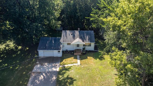 985 Sunnyfield Road N, Minnetrista, MN 55364