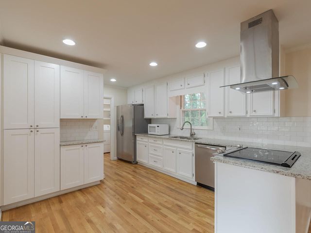 1110 Grimes Bridge Road, Roswell, GA 30075