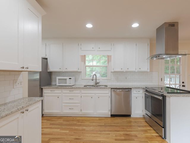 1110 Grimes Bridge Road, Roswell, GA 30075