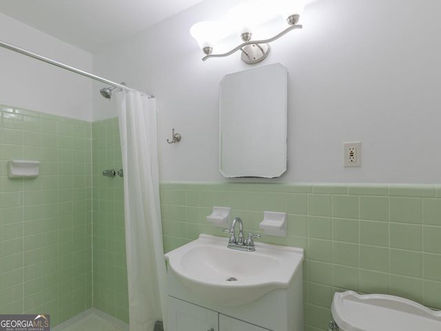 1110 Grimes Bridge Road, Roswell, GA 30075