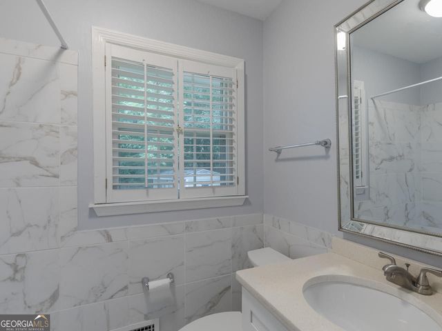1110 Grimes Bridge Road, Roswell, GA 30075