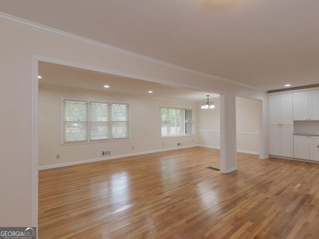 1110 Grimes Bridge Road, Roswell, GA 30075