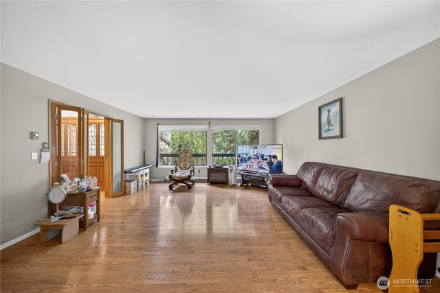 596 Forrest Way, Camano Island, WA 98282