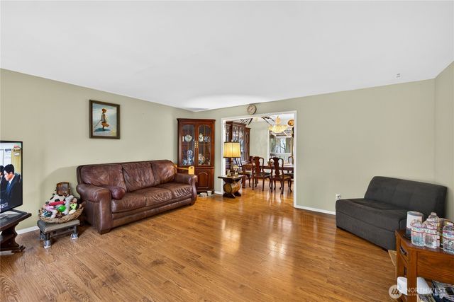 596 Forrest Way, Camano Island, WA 98282