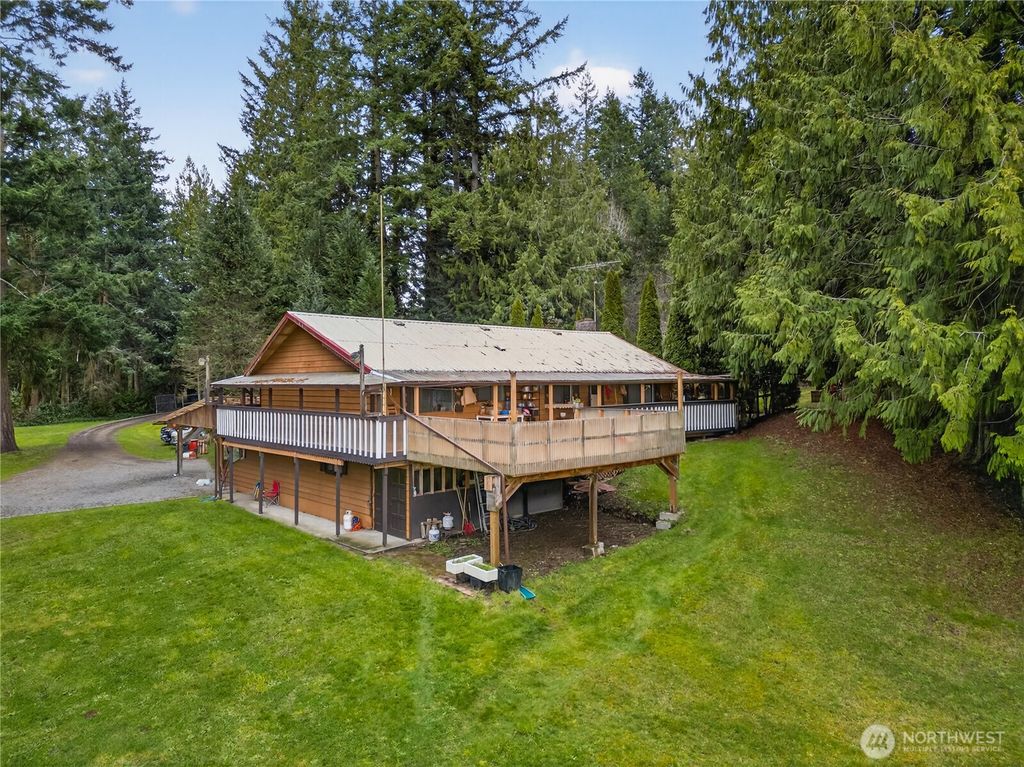 596 Forrest Way, Camano Island, WA 98282