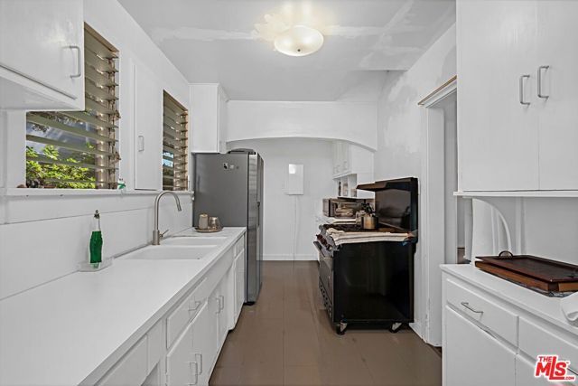 2138 Holmby Avenue, Los Angeles, CA 90025