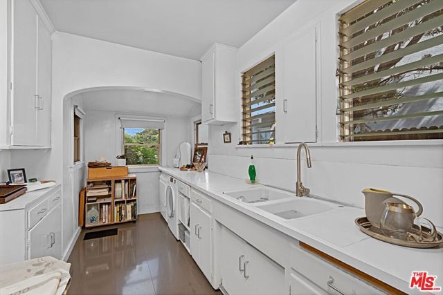 2138 Holmby Avenue, Los Angeles, CA 90025