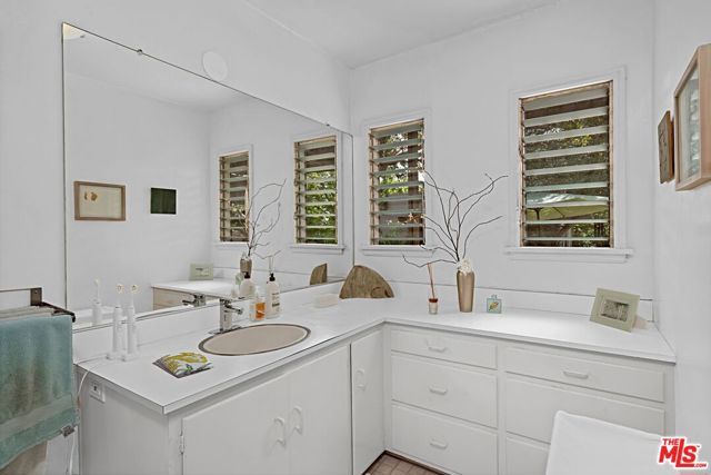 2138 Holmby Avenue, Los Angeles, CA 90025