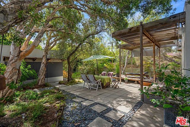 2138 Holmby Avenue, Los Angeles, CA 90025