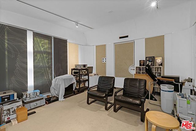 2138 Holmby Avenue, Los Angeles, CA 90025