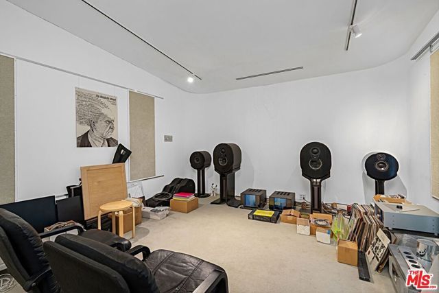 2138 Holmby Avenue, Los Angeles, CA 90025