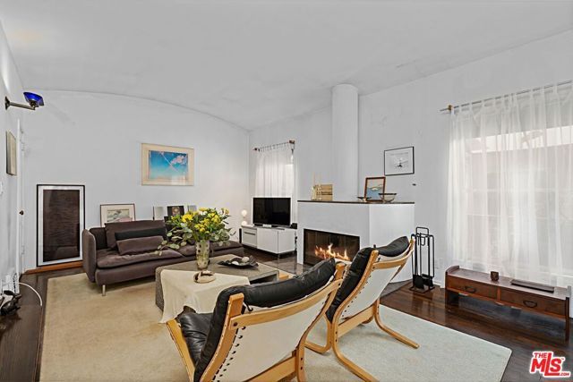 2138 Holmby Avenue, Los Angeles, CA 90025