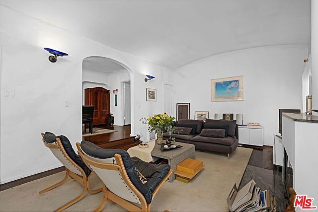 2138 Holmby Avenue, Los Angeles, CA 90025