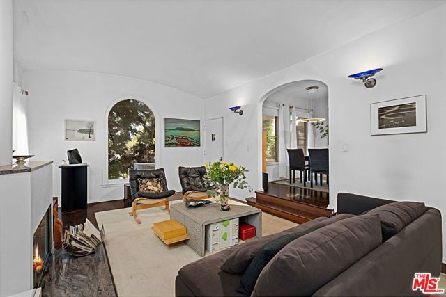2138 Holmby Avenue, Los Angeles, CA 90025