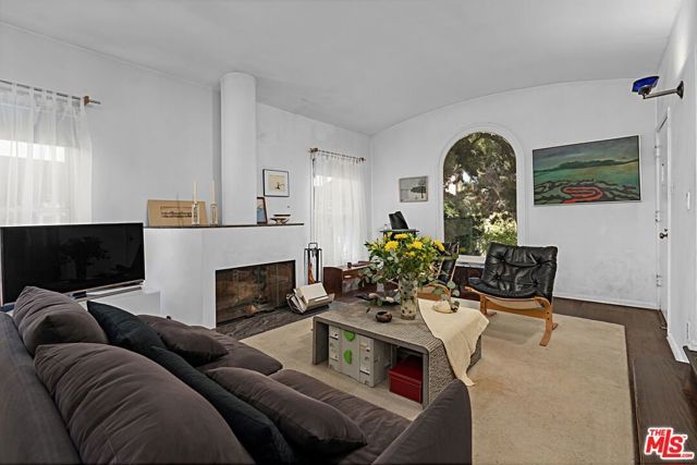 2138 Holmby Avenue, Los Angeles, CA 90025