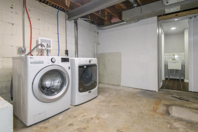 17460 Burnet STREET, Brookfield, WI 53045