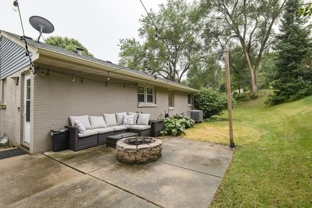 17460 Burnet STREET, Brookfield, WI 53045