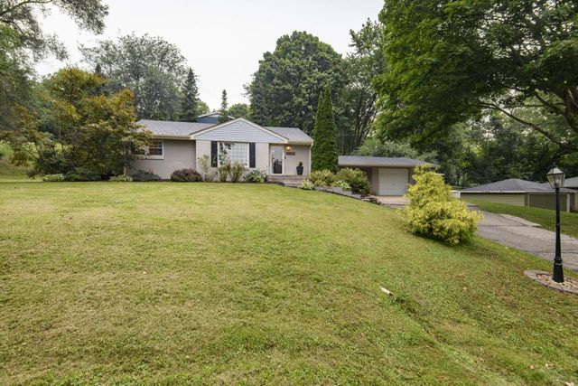 17460 Burnet STREET, Brookfield, WI 53045