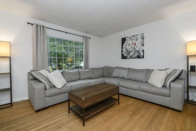 17460 Burnet STREET, Brookfield, WI 53045