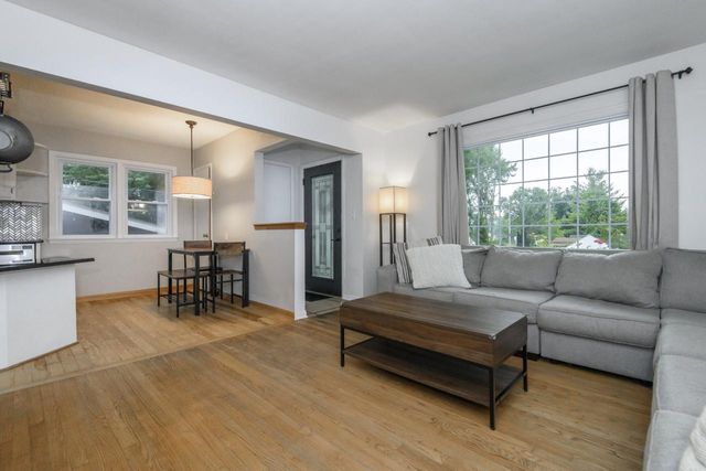 17460 Burnet STREET, Brookfield, WI 53045