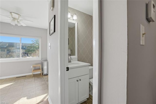 2203 Hermit Thrush LN, Virginia Beach, VA 23455