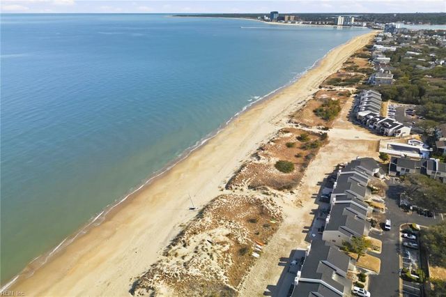 2203 Hermit Thrush LN, Virginia Beach, VA 23455