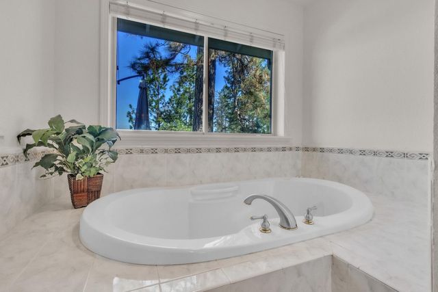 19665 Eagle Ridge Rd, Foresthill, CA 95631