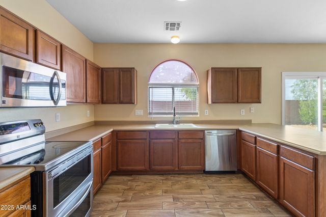 2416 S 90TH Glen, Tolleson, AZ 85353