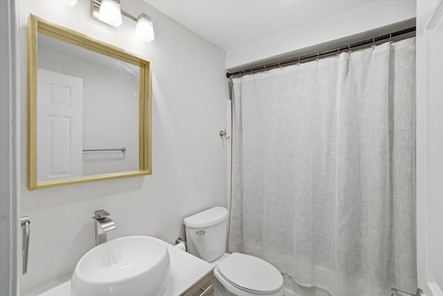 25 Blossom Lane, Merrimack, NH 03054