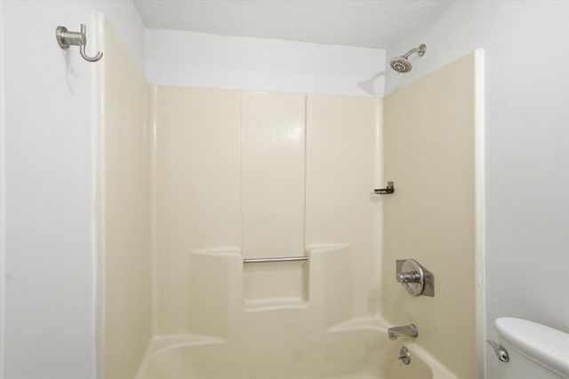 25 Blossom Lane, Merrimack, NH 03054