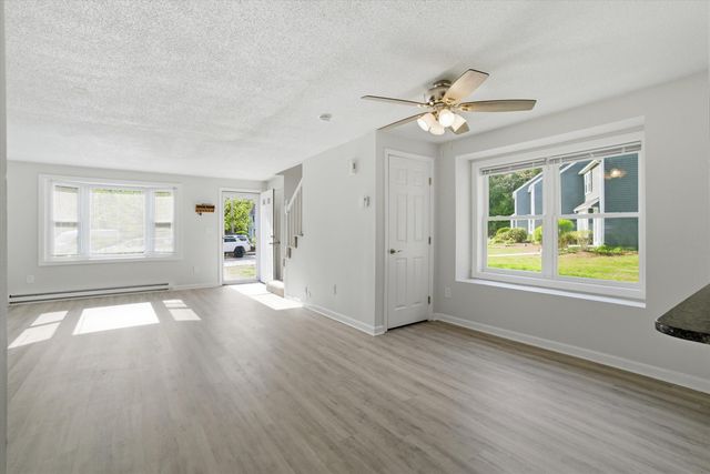 25 Blossom Lane, Merrimack, NH 03054