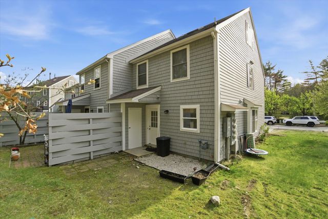 25 Blossom Lane, Merrimack, NH 03054