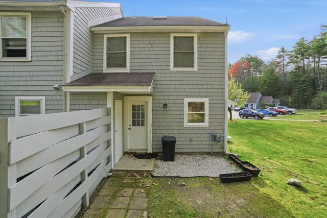 25 Blossom Lane, Merrimack, NH 03054