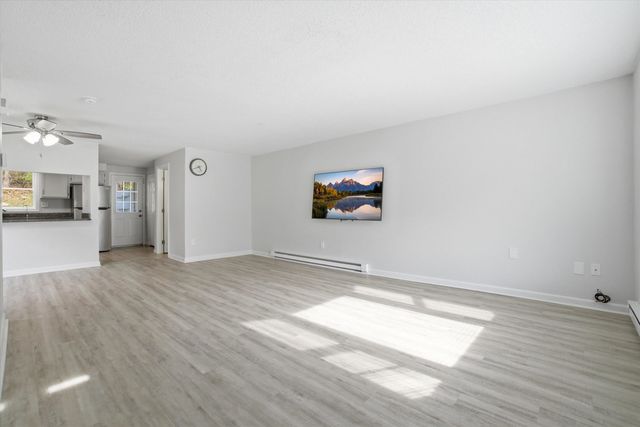 25 Blossom Lane, Merrimack, NH 03054