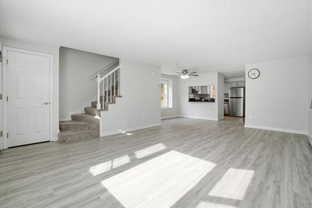 25 Blossom Lane, Merrimack, NH 03054