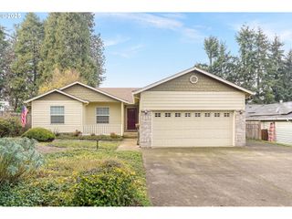 223 PENNI Ln, Silverton, OR 97381